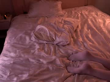 girl
        shiningstarrr cam image #6860762
