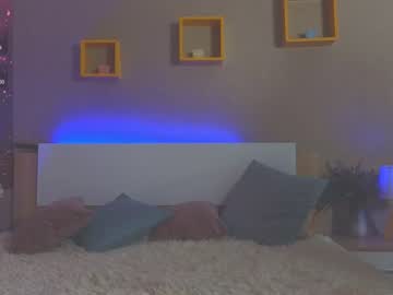 girl
        oliviabr0wn cam image #3397189