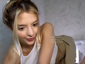 girl
        lesi_moonie cam image #4509605