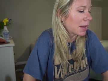 girl
        texas_blonde cam image #1827782