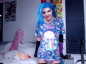 girl
        madnessalise cam image #797220