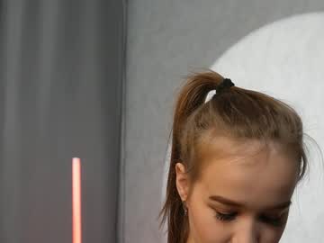 girl
        yeepshyy cam image #6110199