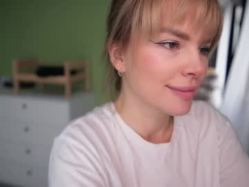 girl
        love_you_to123 cam image #6753964