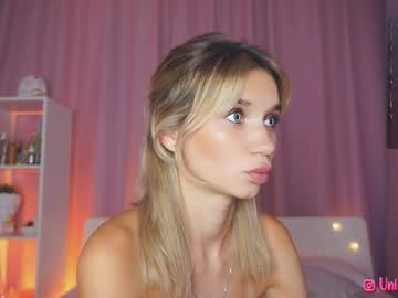 girl
        elisa_baby_girl cam image #4414592