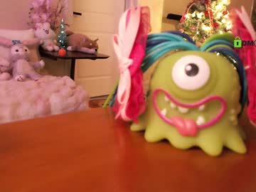girl
        sisirabbit_ cam image #3110563