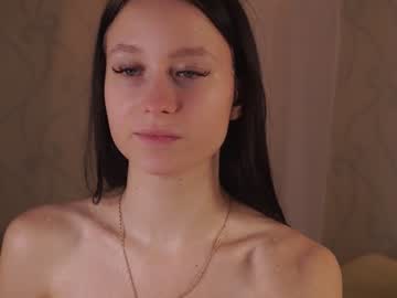girl
        ashleyflitton cam image #5945347