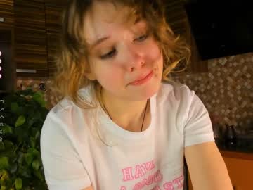 girl
        udelaborom cam image #3825525