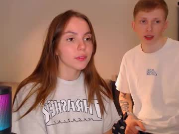 couple
        julsweet cam image #4428965
