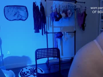 girl
        babybenzz cam image #5084905