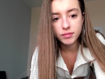 girl
        coy_amina_ cam image #755245