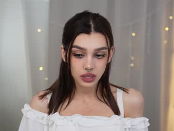 girl
        karina_amiri cam image #4713429
