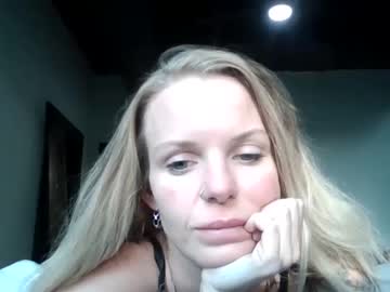 girl
        carinablair777 cam image #4634344