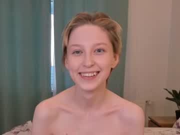 girl
        alisondrakes cam image #3032711