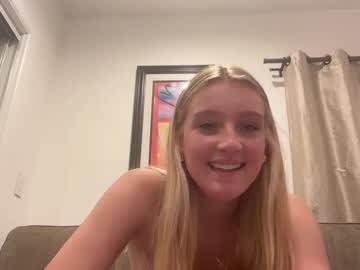 girl
        lexaarose05 cam image #5644603