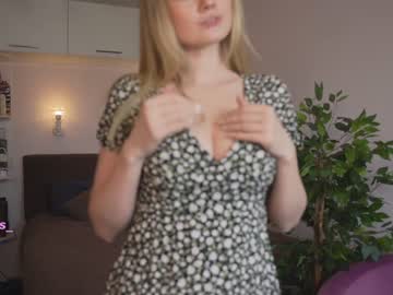 girl
        your_kat cam image #3879578