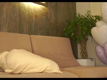 girl
        mona_elisa cam image #4987516