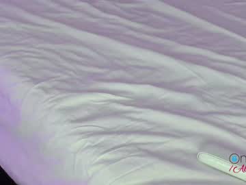 girl
        alicelevine cam image #48568