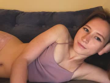 girl
        _feli_ cam image #6141442