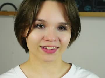 girl
        primrosecolemanf cam image #5519385