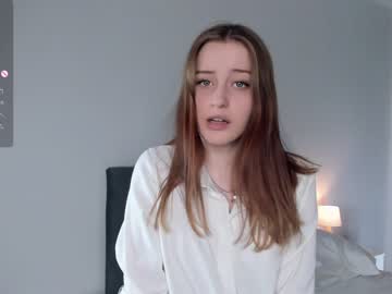girl
        maidabuoy cam image #3678129
