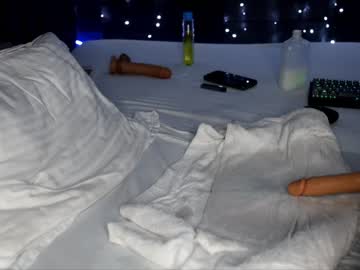 girl
        dee_waters cam image #3218590