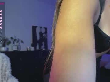 girl
        spotty_girl cam image #1786627