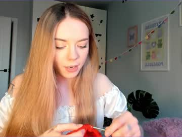 girl
        thisisamelia cam image #1375737