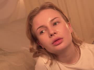 girl
        theclaire cam image #3998564