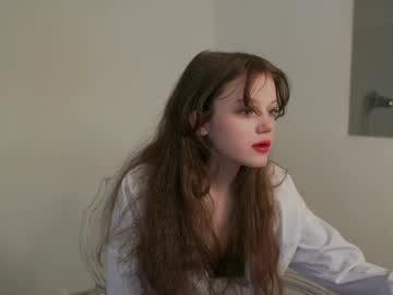 girl
        ur_mary_ cam image #6660399