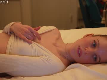 girl
        ellaa91 cam image #3358241