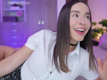 girl
        emyii cam image #1908316
