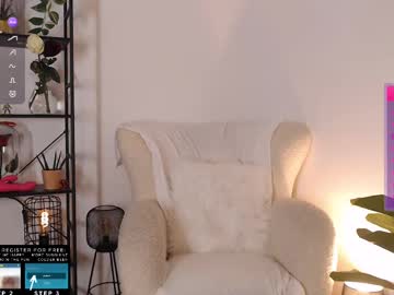 girl
        lucylia_ cam image #6665191