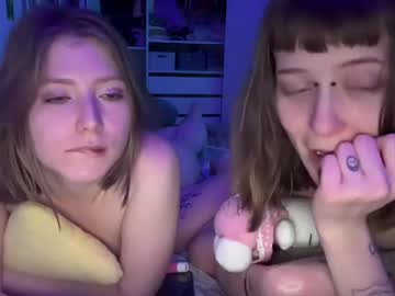 girl
        thesearchofgod cam image #5816354