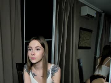 girl
        mia_monk cam image #586185