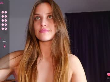girl
        fazeyj cam image #3984178