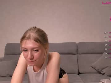 girl
        lily_life cam image #2129540