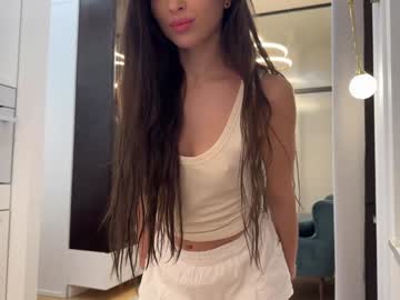 girl
        sunnyluxe_ cam image #5471580