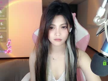 girl
        akina520 cam image #4729855