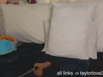 girl
        taylor_love_303 cam image #6337054