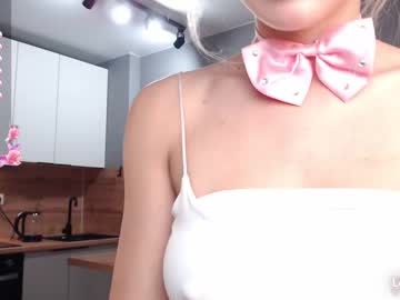 girl
        roselyn_rose cam image #6604389