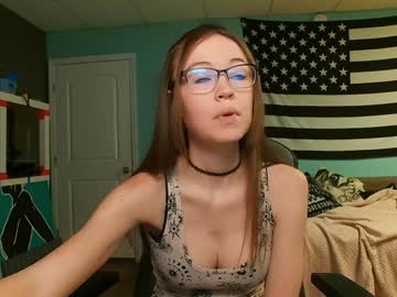 girl
        anabelleleigh cam image #6366672
