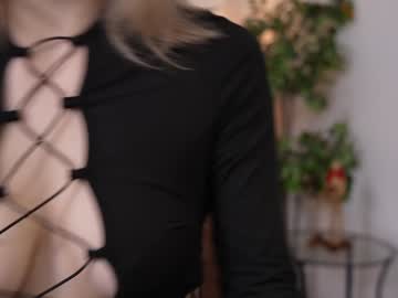 girl
        refined_style cam image #5906740
