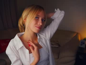 girl
        shelleybuss cam image #4888276