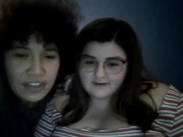 couple
        chunkiiluvrs cam image #555105