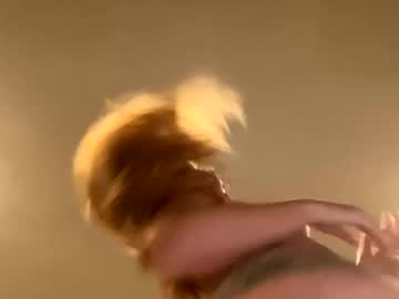girl
        littleredridingu cam image #4568493
