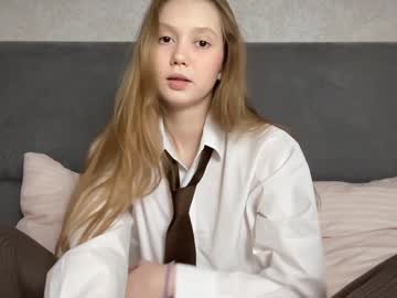 girl
        lizzy_cutie cam image #5288645
