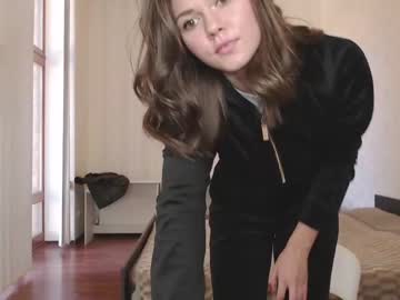 girl
        real_nature cam image #2723175