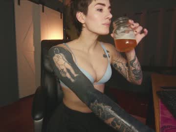 girl
        aynmarie cam image #3037657