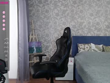 girl
        katy_may cam image #1539985