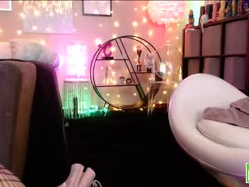 girl
        milf_lacey cam image #2879727